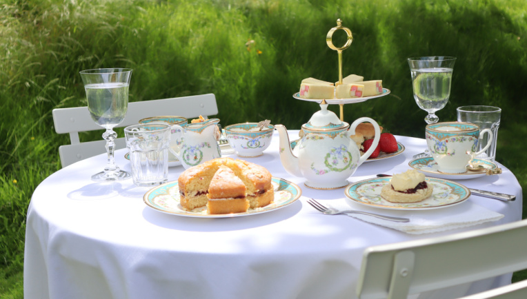 Buy Luxury Royal Afternoon Tea Essentials | Official Royal Gifts