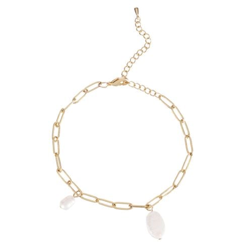 Gold chain bracelet with two pearl drops. 